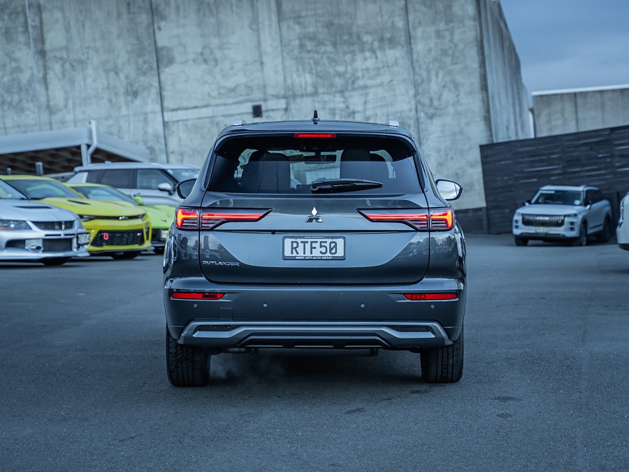2026 Mitsubishi Outlander 4