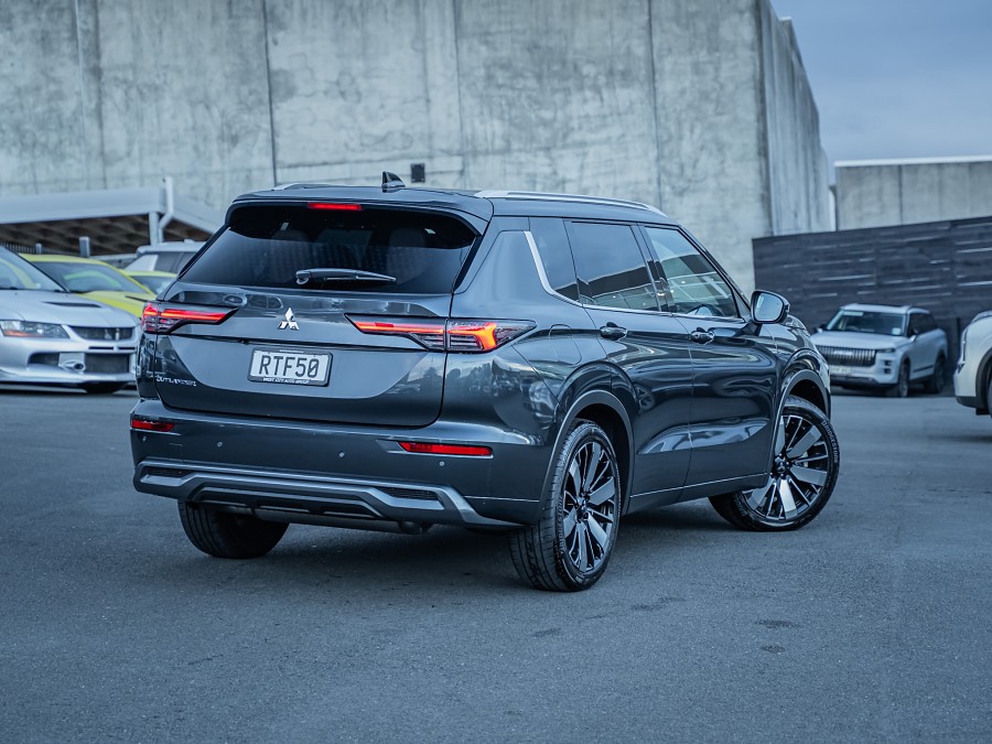 2026 Mitsubishi Outlander 2