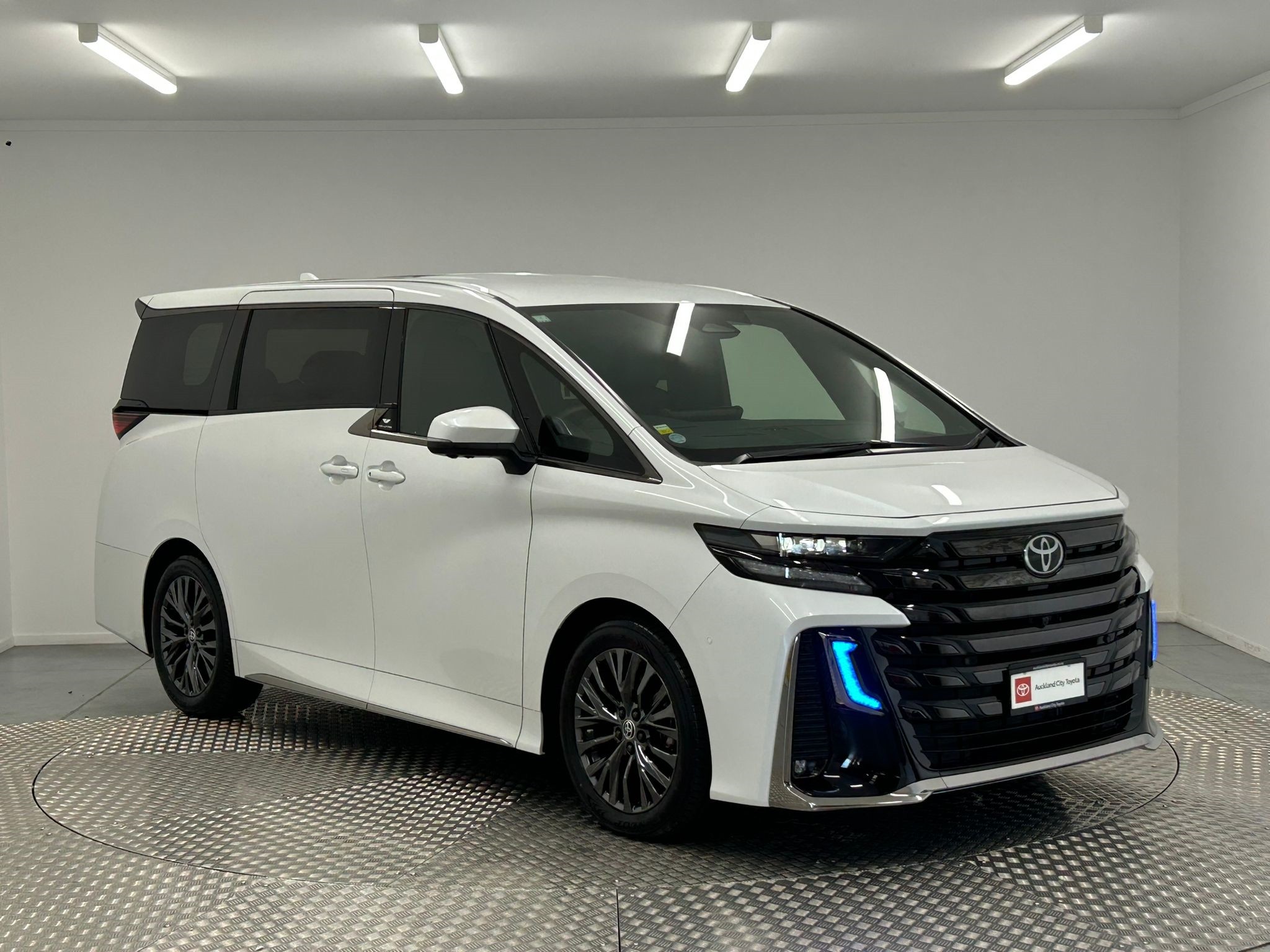 2025 Toyota Vellfire