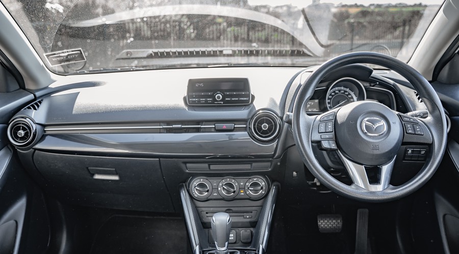 2016 Mazda 2 10