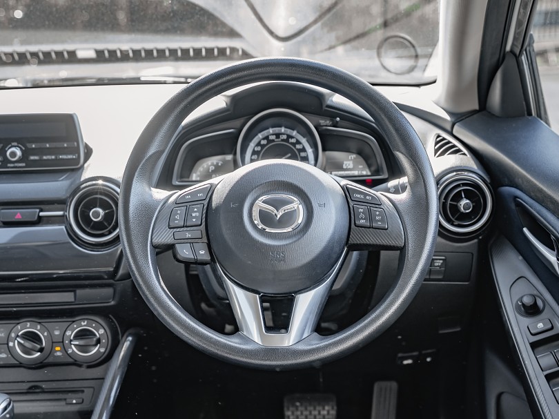 2016 Mazda 2 11