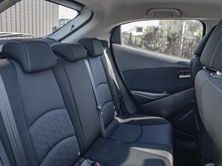 2016 Mazda 2 16