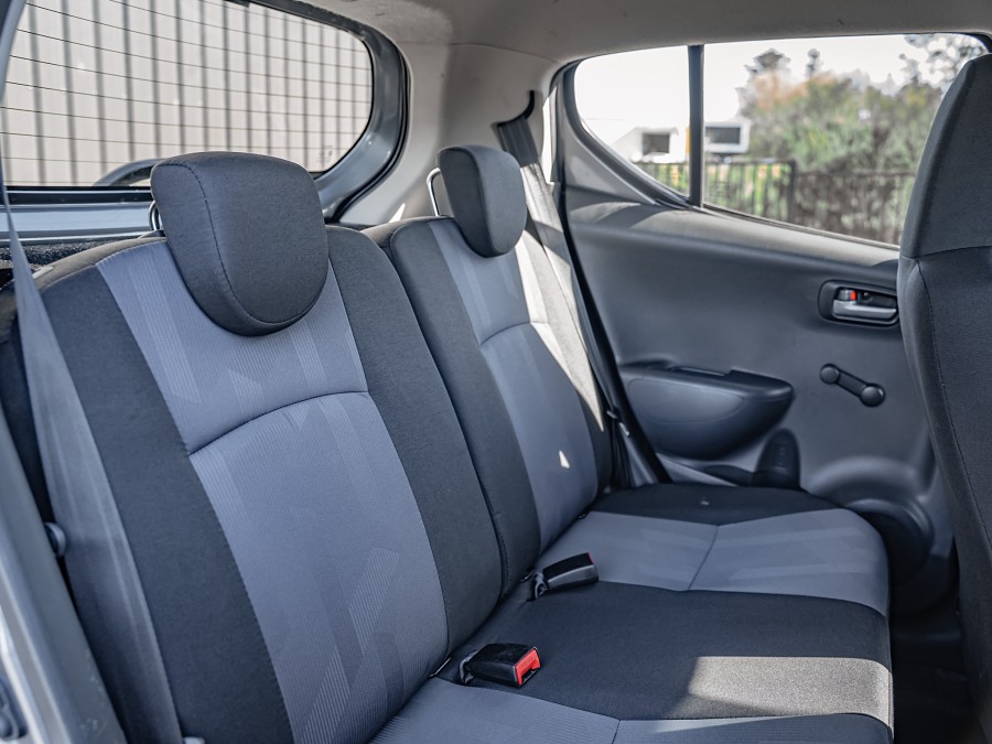 2012 Suzuki Alto 17