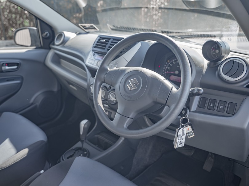 2012 Suzuki Alto 9