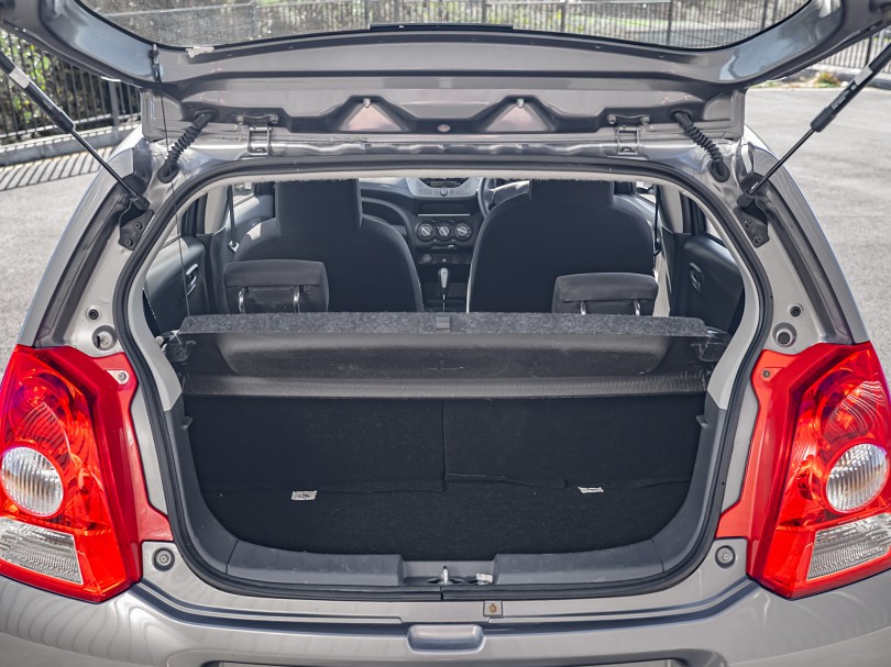 2012 Suzuki Alto 18