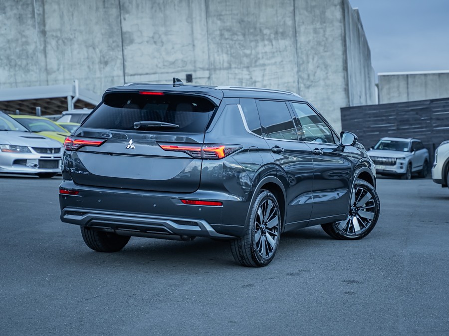 2026 Mitsubishi Outlander 2