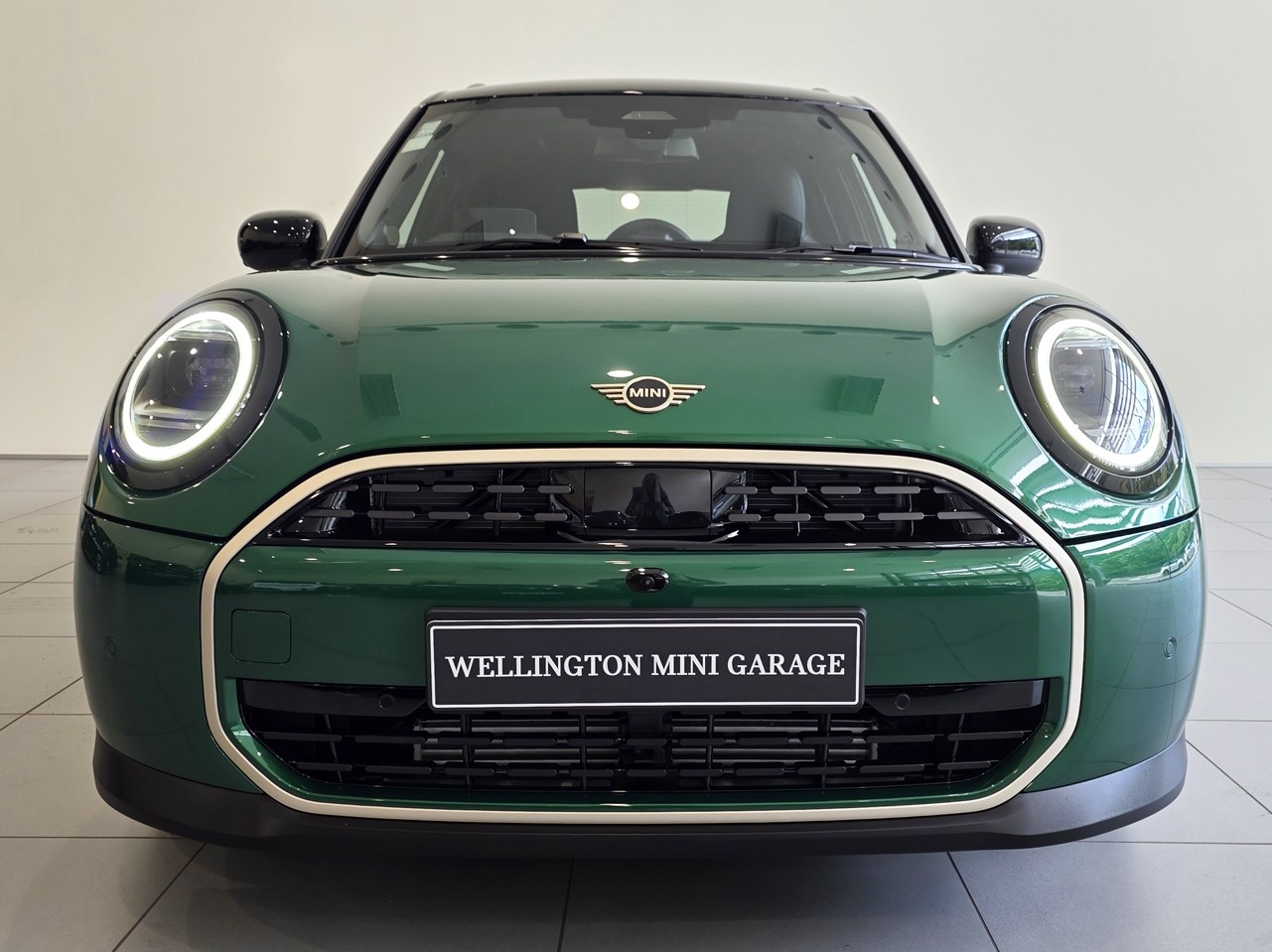 MINI Cooper 5 Door C Favoured Spec