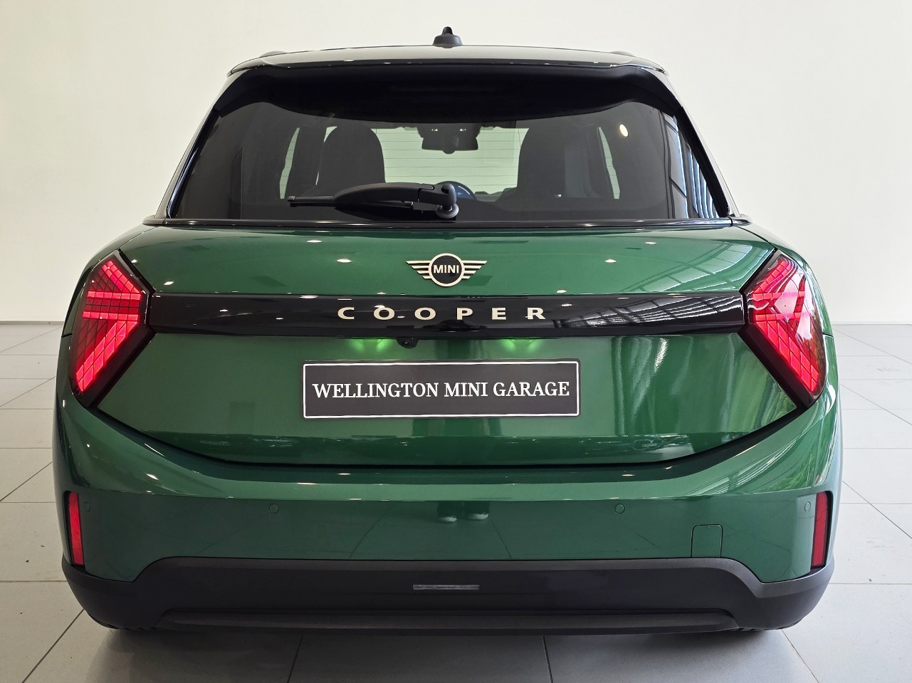 MINI Cooper 5 Door C Favoured Spec