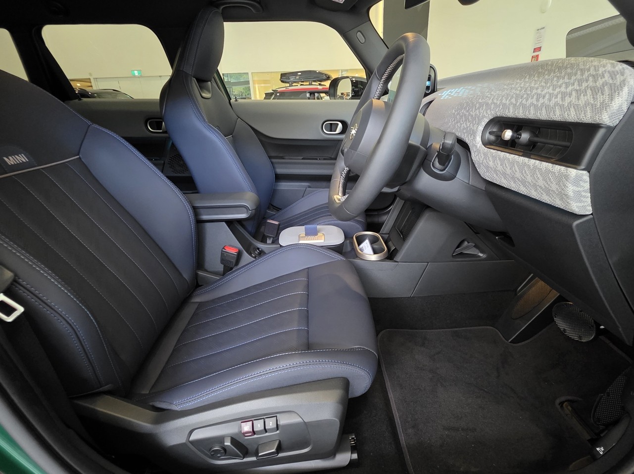 MINI Cooper 5 Door C Favoured Spec