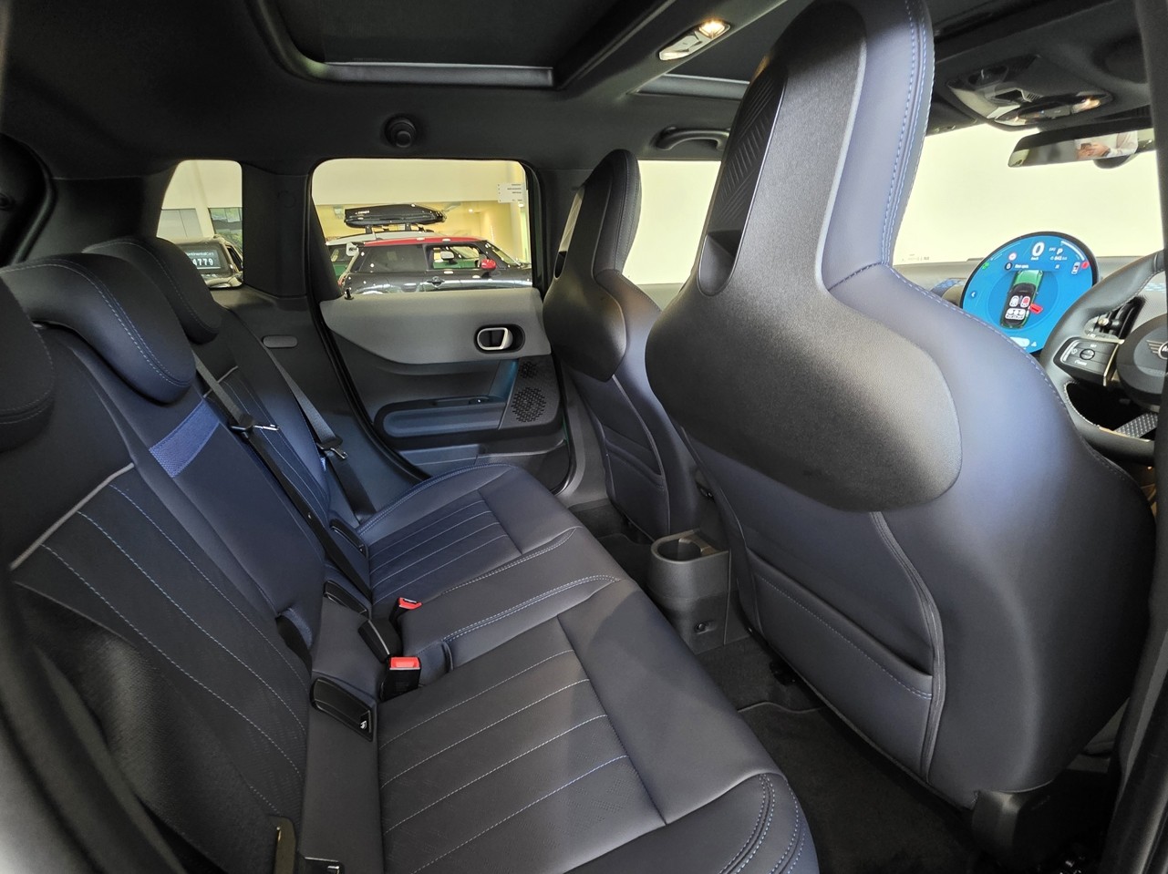 MINI Cooper 5 Door C Favoured Spec