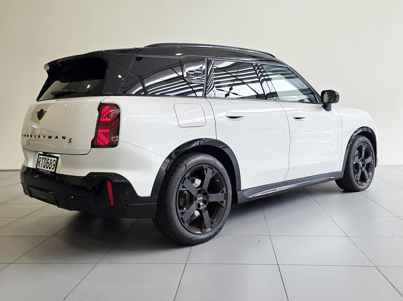 MINI Countryman S All4 John Cooper Works Style Package