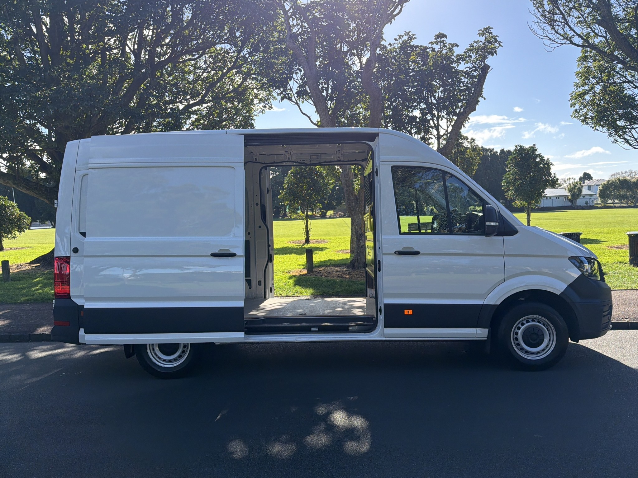 Volkswagen Crafter 35 103KW MWB 8 SPD AUTO