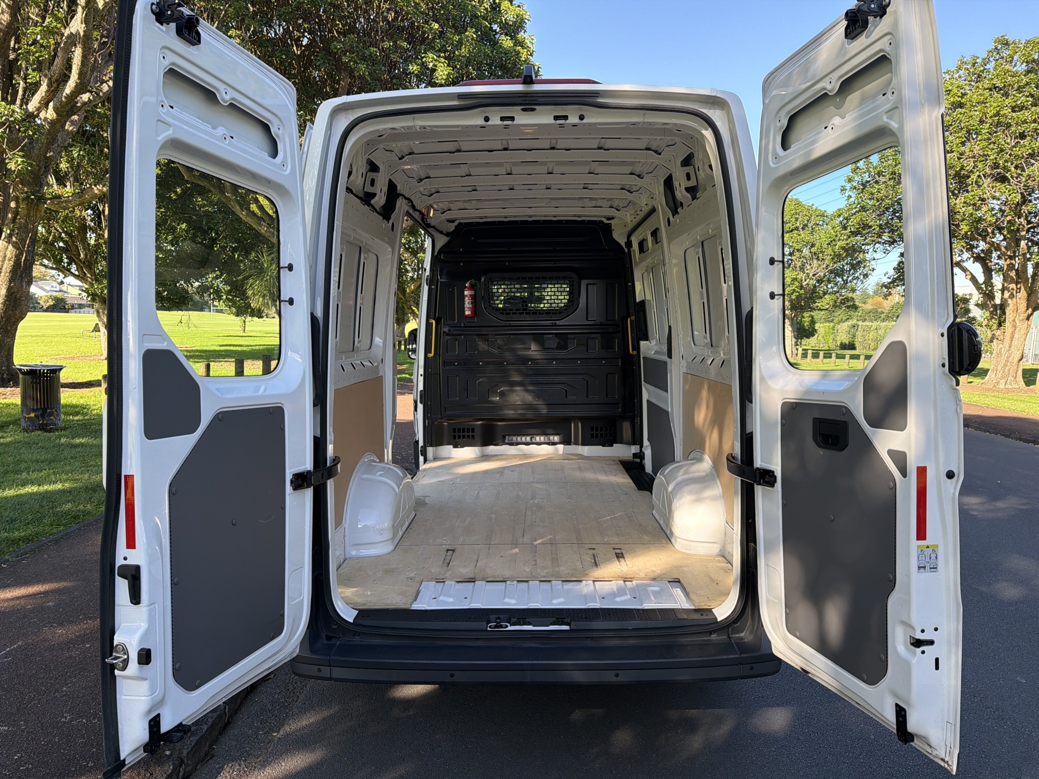 Volkswagen Crafter 35 MWB 103 2.0DT/8AT