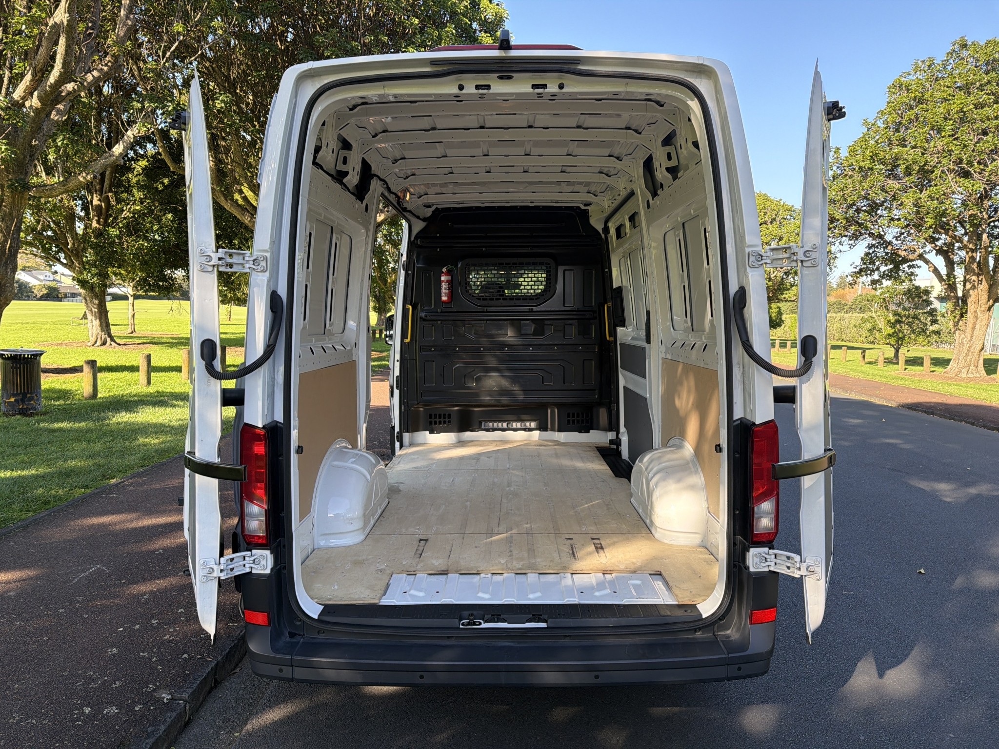 Volkswagen Crafter 35 MWB 103 2.0DT/8AT