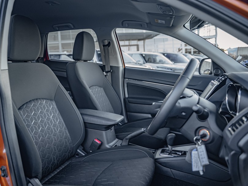 2025 Mitsubishi ASX 8
