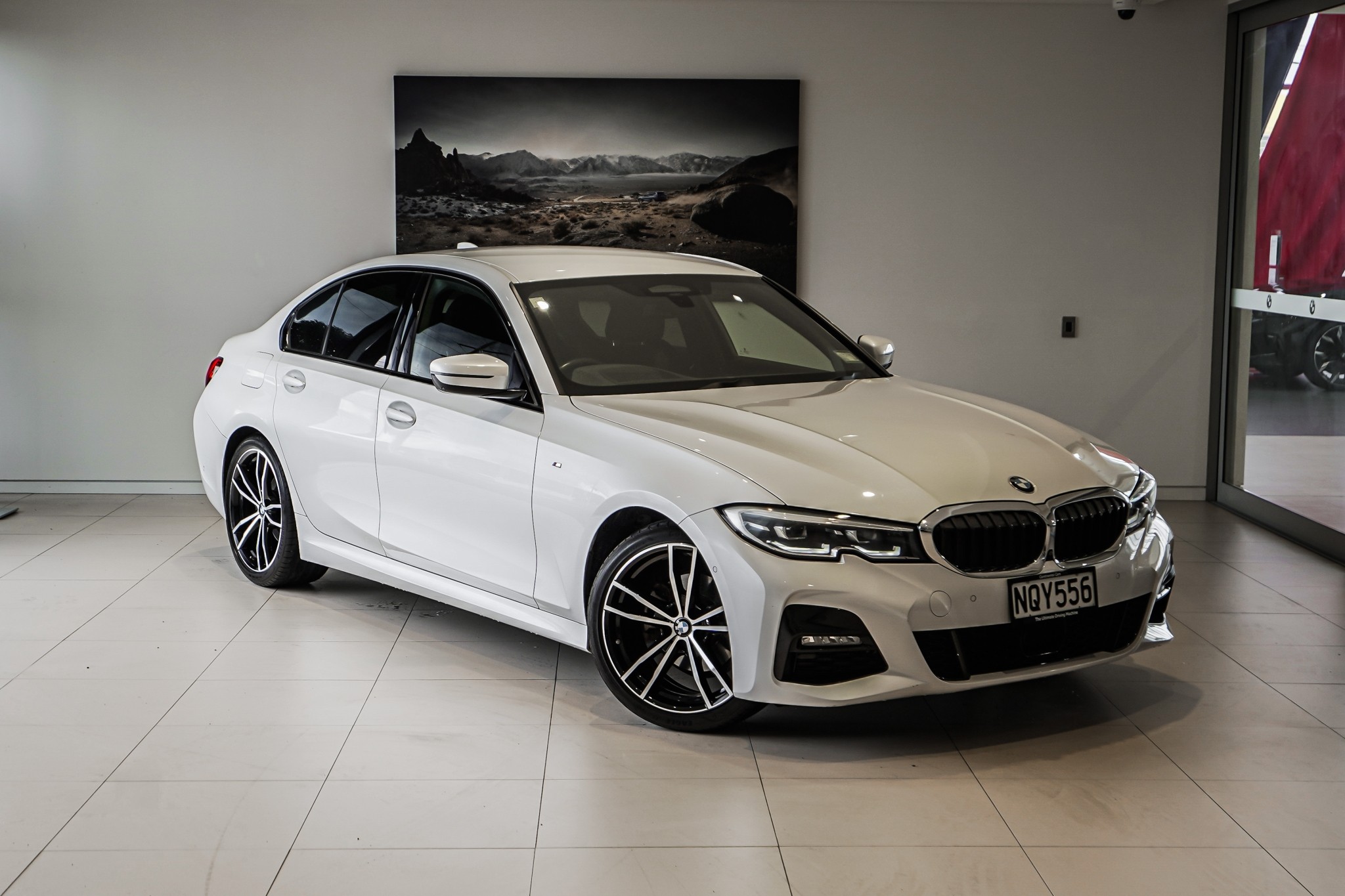 BMW 320i Sedan M-Sport +Drivers Assist