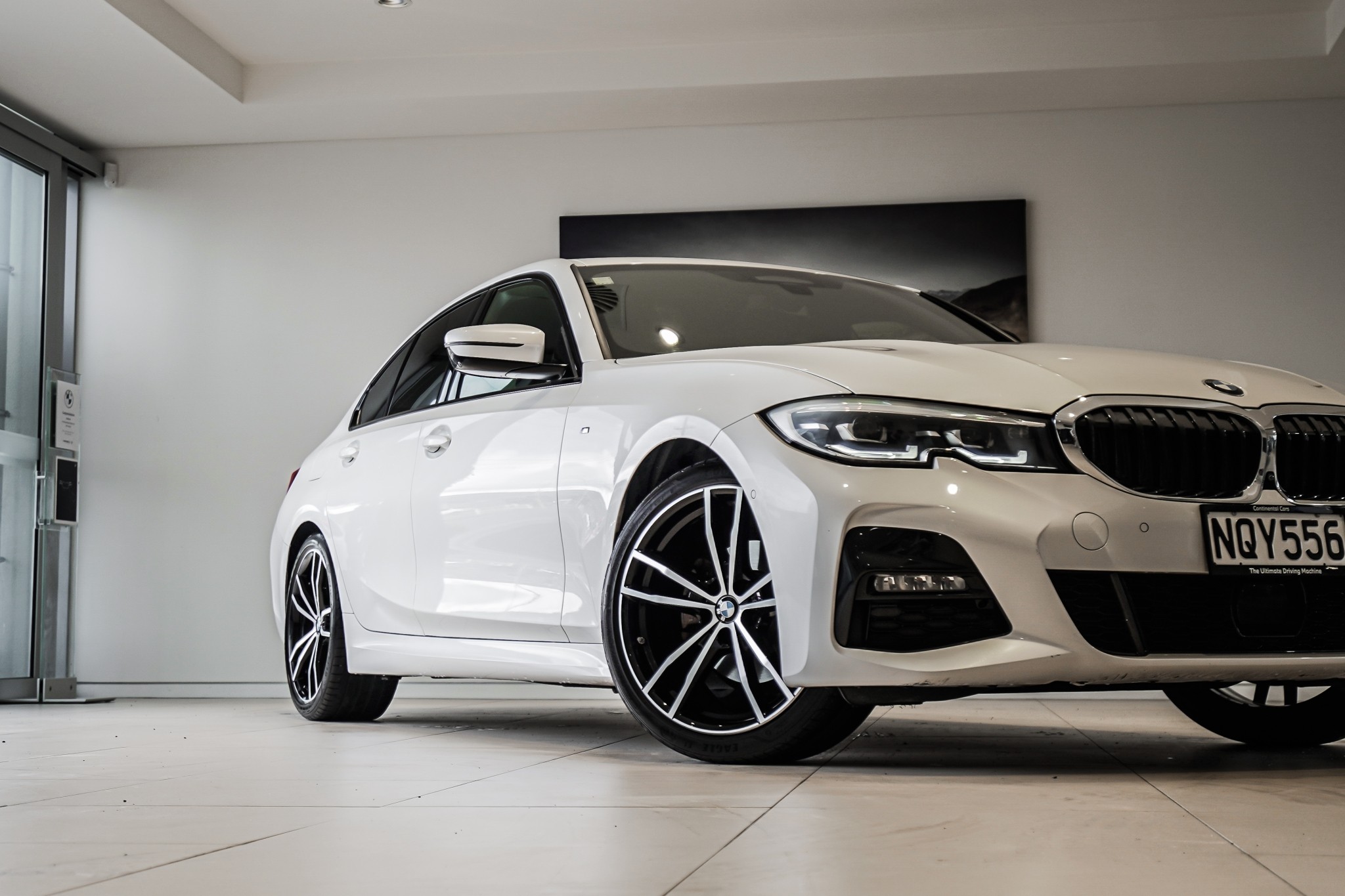 BMW 320i Sedan M-Sport +Drivers Assist