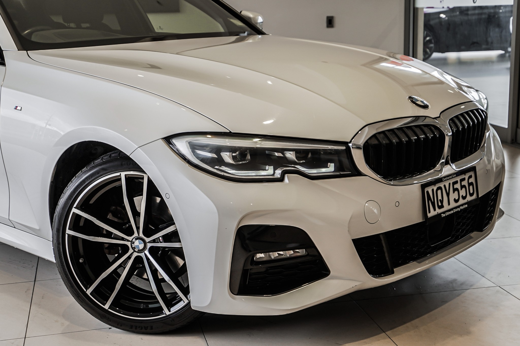 BMW 320i Sedan M-Sport +Drivers Assist