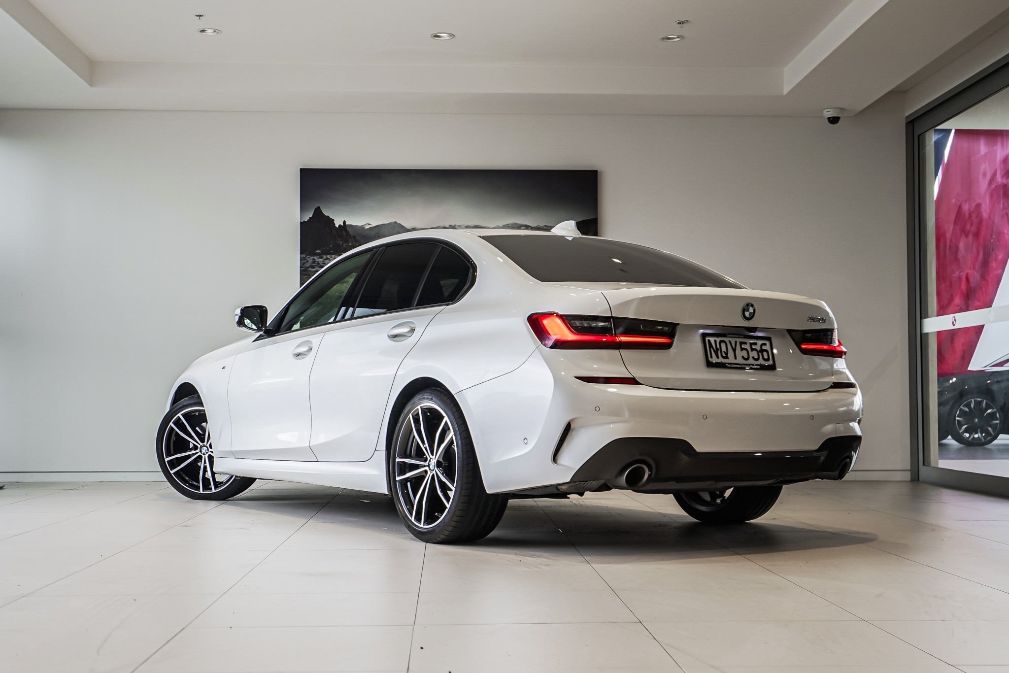 BMW 320i Sedan M-Sport +Drivers Assist