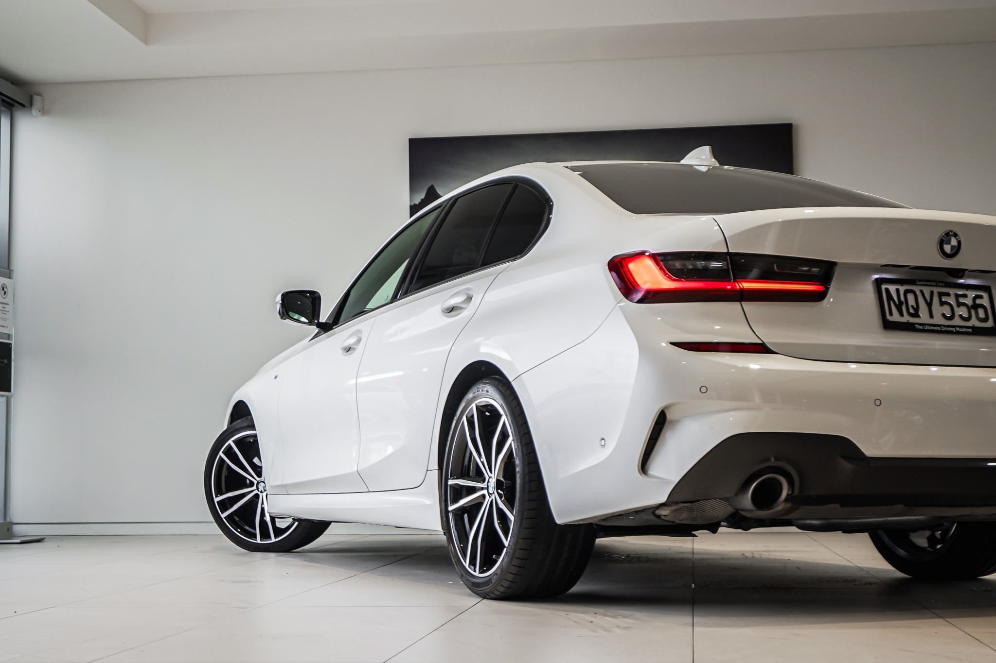 BMW 320i Sedan M-Sport +Drivers Assist
