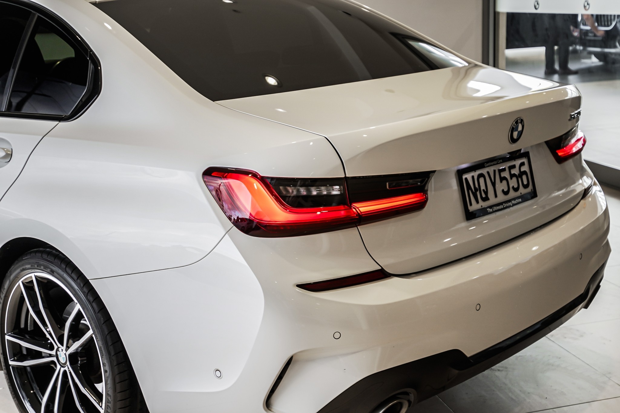 BMW 320i Sedan M-Sport +Drivers Assist