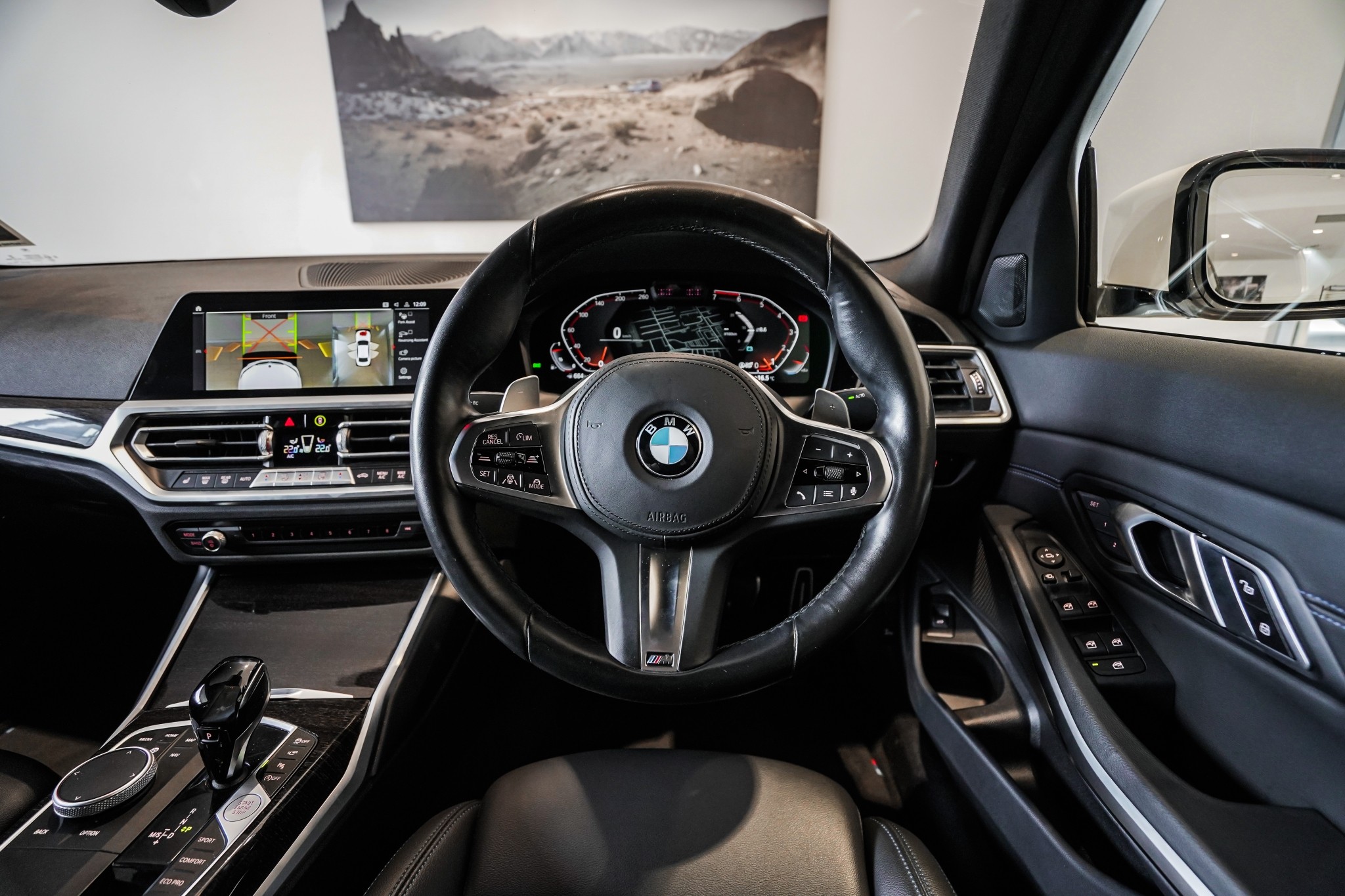 BMW 320i Sedan M-Sport +Drivers Assist