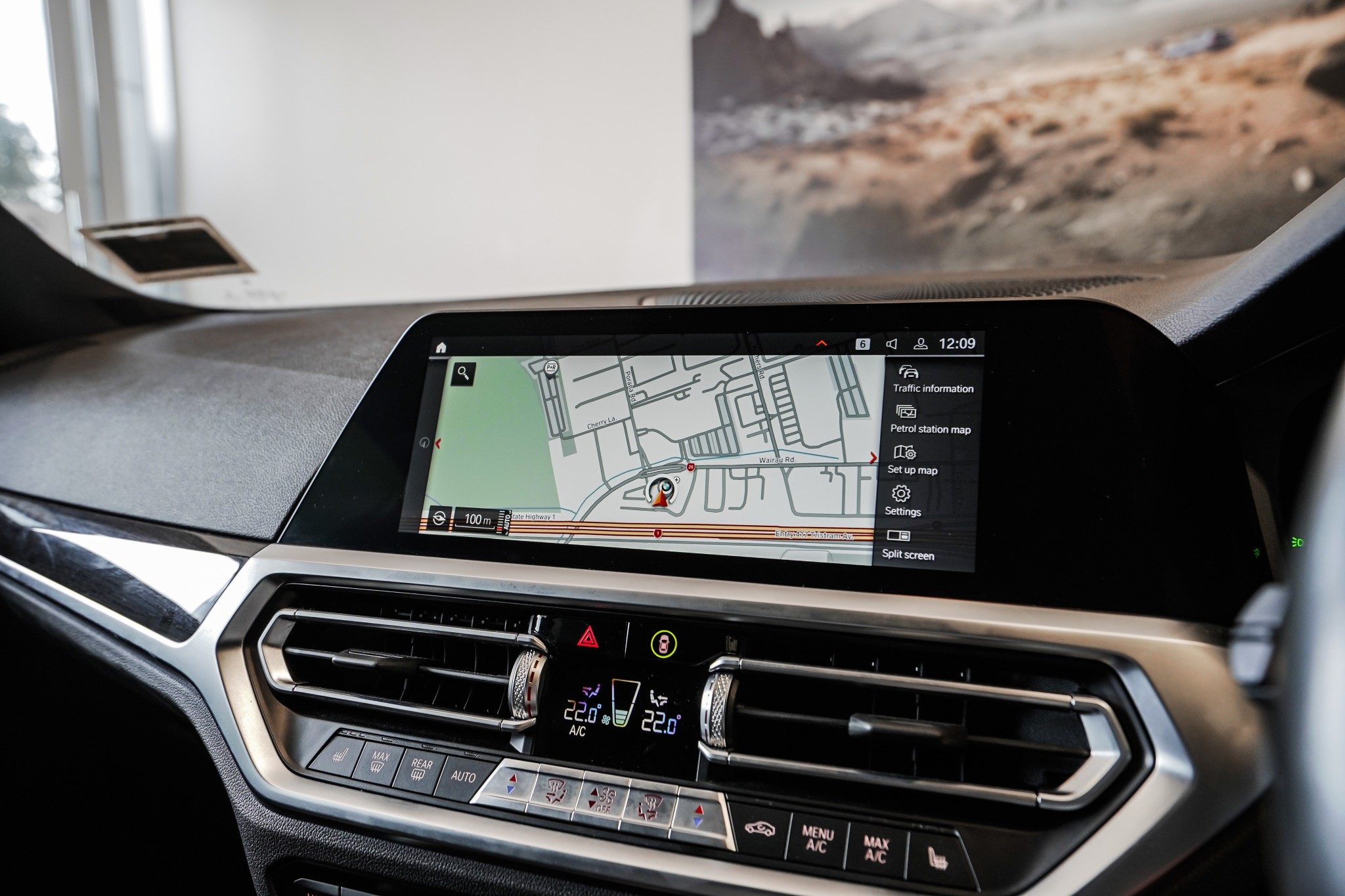 BMW 320i Sedan M-Sport +Drivers Assist