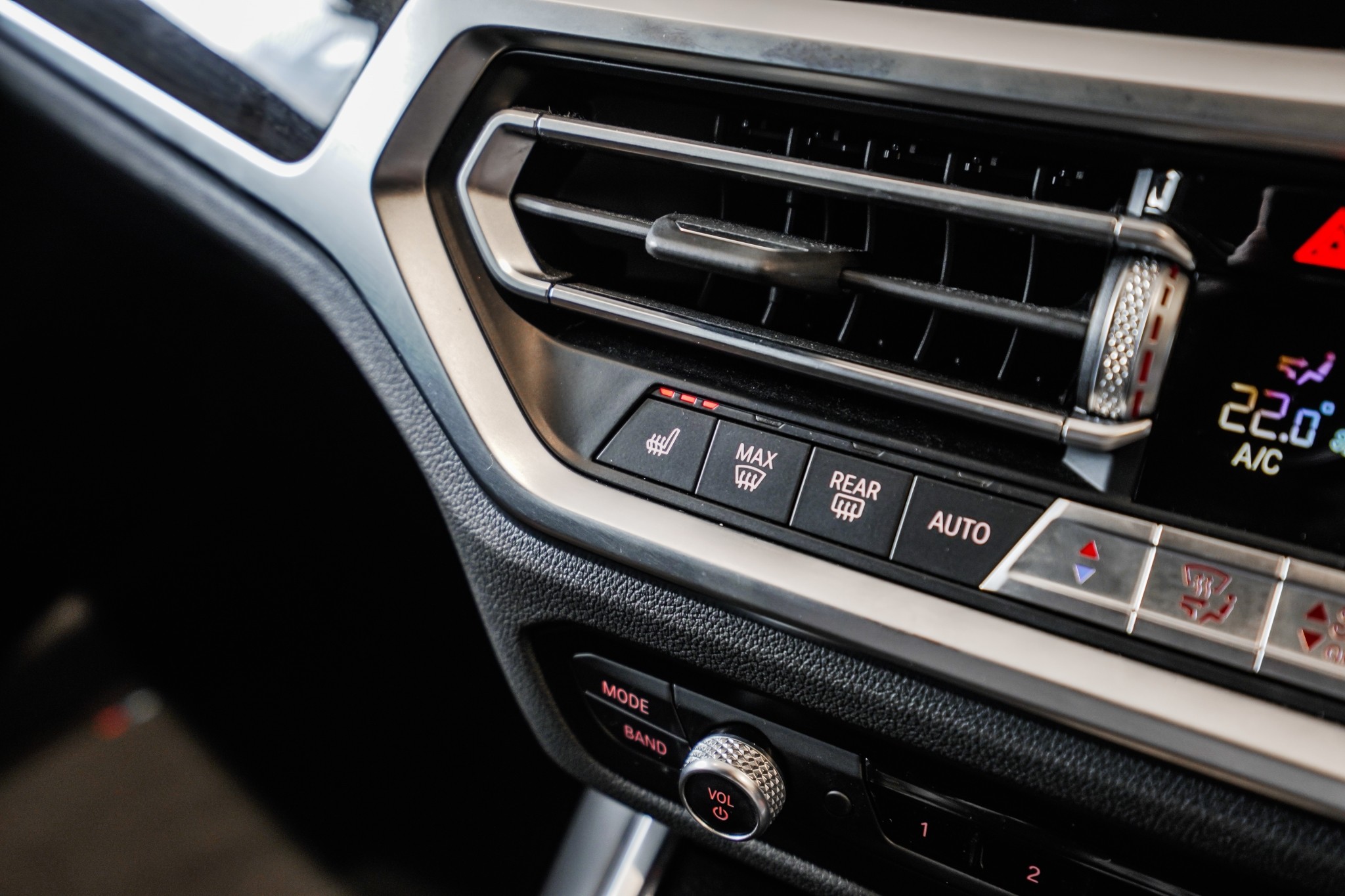 BMW 320i Sedan M-Sport +Drivers Assist