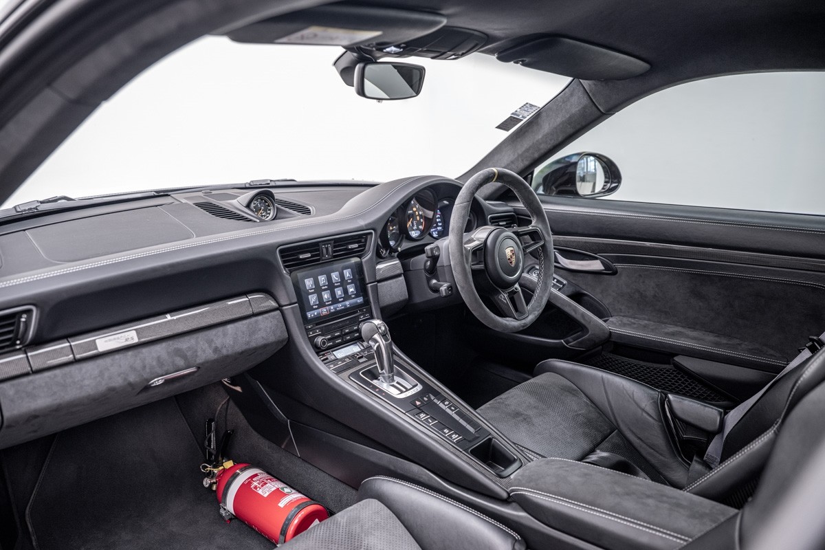 Porsche 911 GT3 RS (991.2) Weissach Package