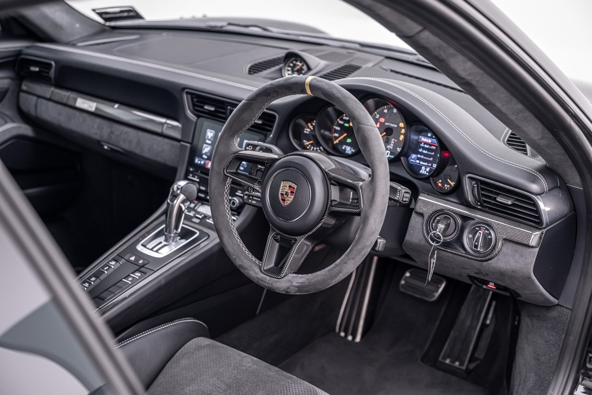 Porsche 911 GT3 RS (991.2) Weissach Package