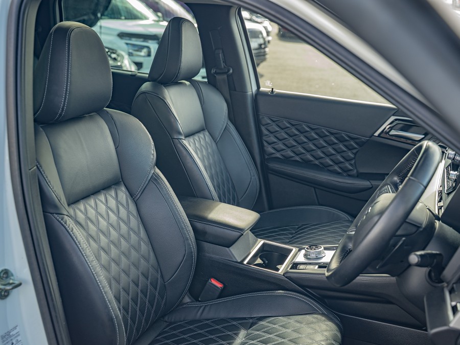 2022 Mitsubishi Outlander 8