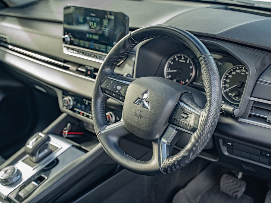 2022 Mitsubishi Outlander 9