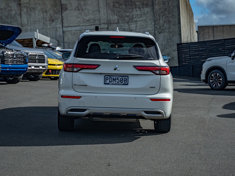 2022 Mitsubishi Outlander 4