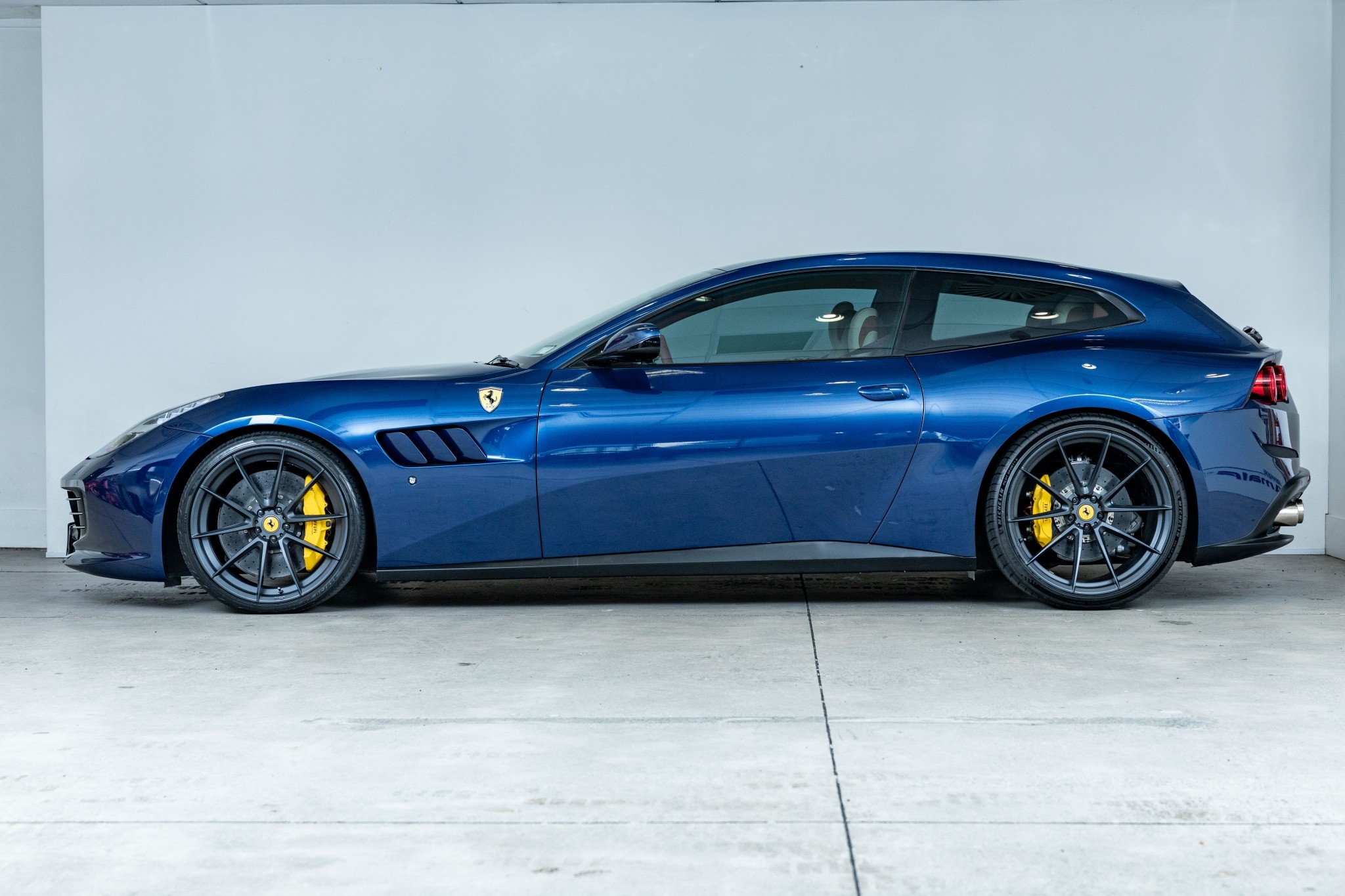 Ferrari GTC4Lusso 