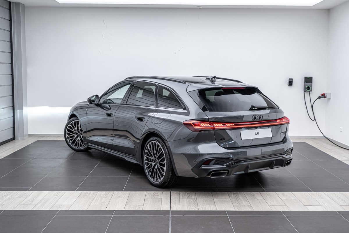 Audi A5 E-HYBRID AVANT S LINE