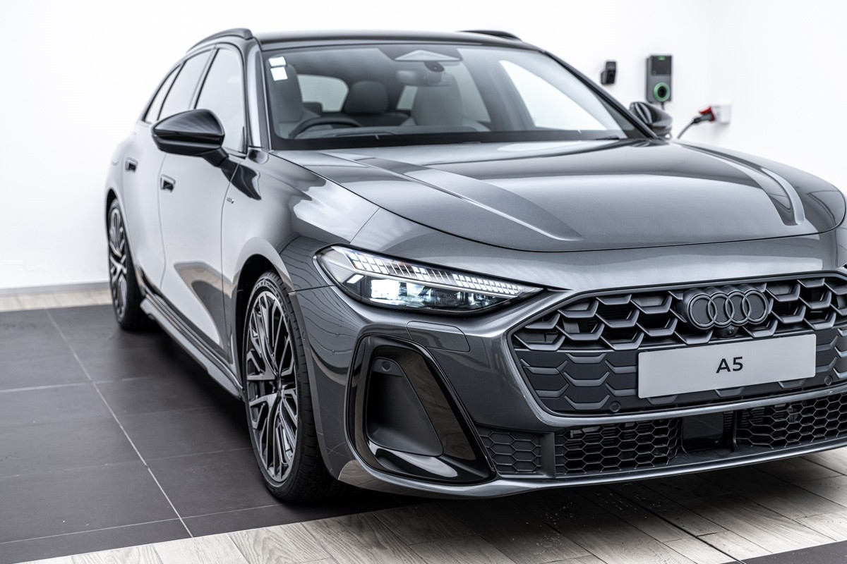 Audi A5 E-HYBRID AVANT S LINE