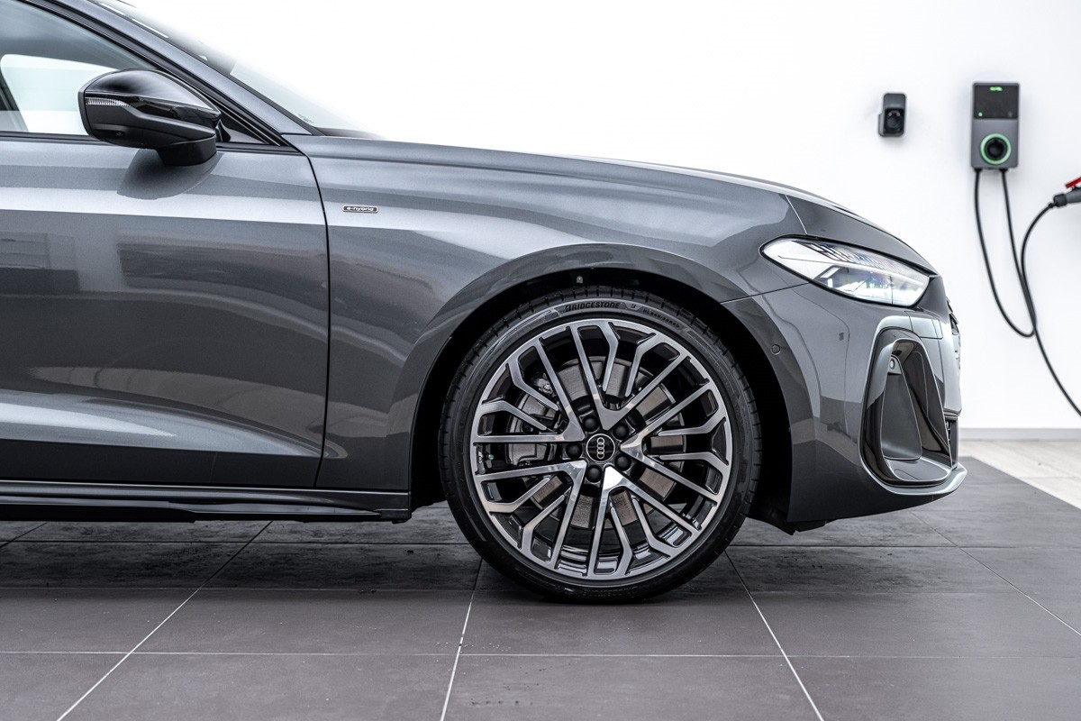 Audi A5 E-HYBRID AVANT S LINE