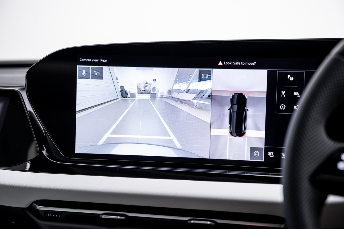 Audi A5 E-HYBRID AVANT S LINE