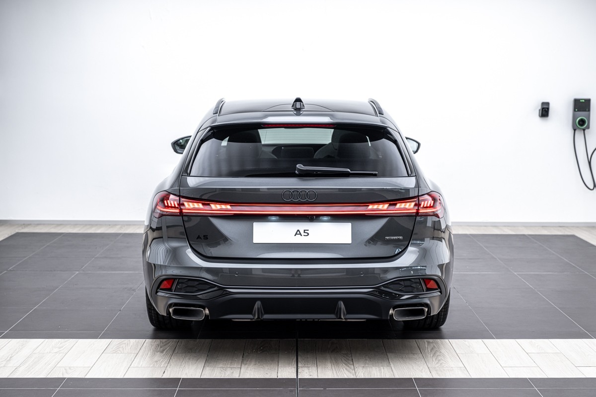 Audi A5 E-HYBRID AVANT S LINE