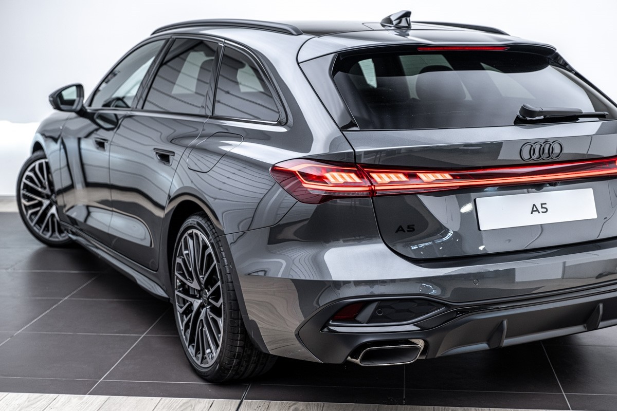 Audi A5 E-HYBRID AVANT S LINE