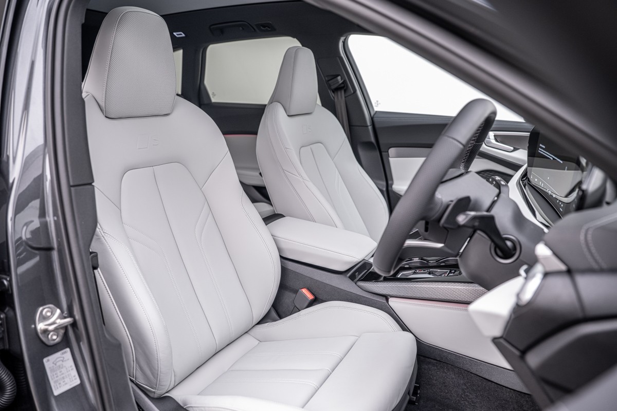 Audi A5 E-HYBRID AVANT S LINE