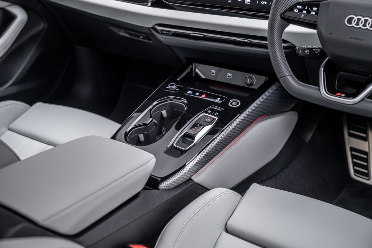 Audi A5 E-HYBRID AVANT S LINE