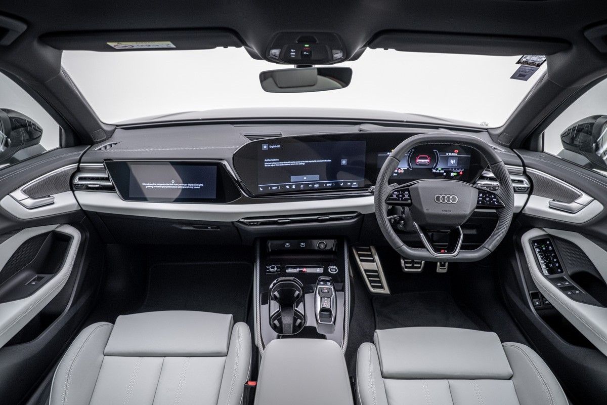 Audi A5 E-HYBRID AVANT S LINE