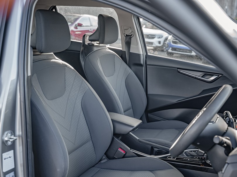 2023 Kia Niro 8