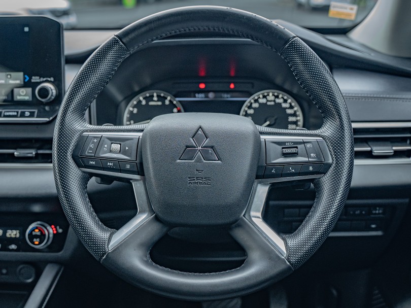 2023 Mitsubishi Outlander 11