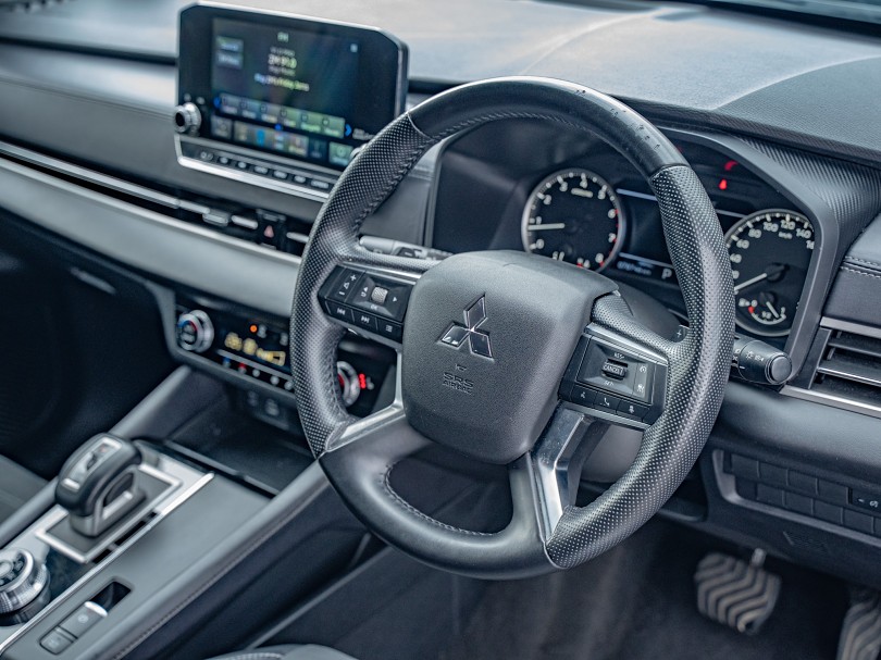 2023 Mitsubishi Outlander 9