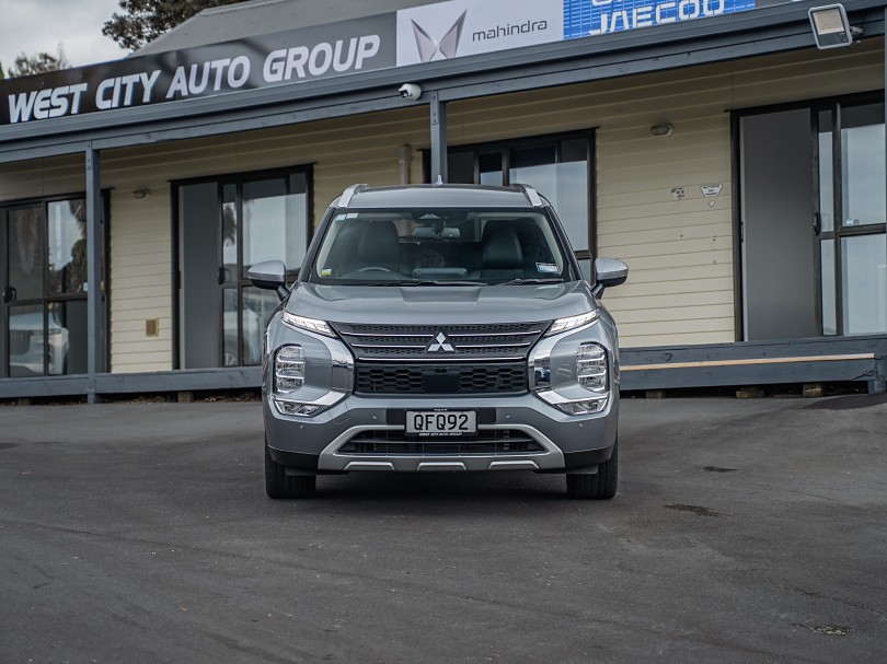 2023 Mitsubishi Outlander 3