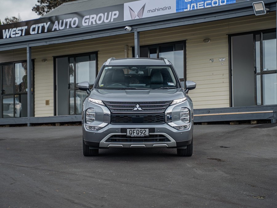 2023 Mitsubishi Outlander 3