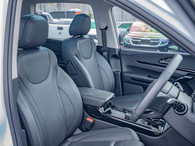 2026 Mahindra XUV700 8