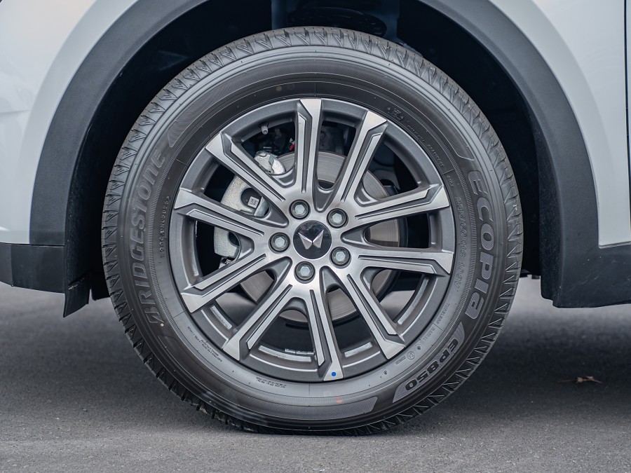 2026 Mahindra XUV700 6